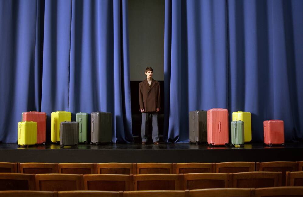 Легендарный предмет первой необходимости. Широкий ассортимент легких кейсов из коллекции RIMOWA Essential. © RIMOWA